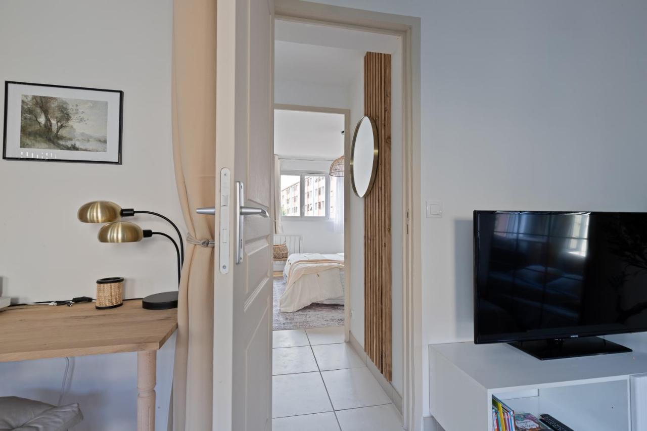 Appartement Spacieux 1 Chambre Parking Gratuit วาลองซ์ ภายนอก รูปภาพ