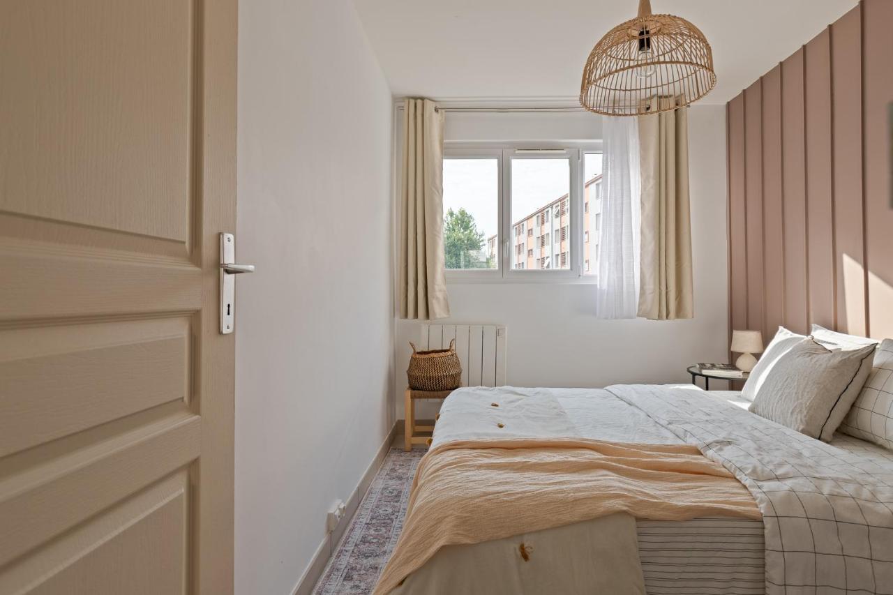 Appartement Spacieux 1 Chambre Parking Gratuit วาลองซ์ ภายนอก รูปภาพ